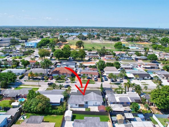 7950 NW 174th Ter, Hialeah FL 33015