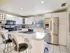 7950 NW 174th Ter, Hialeah FL 33015