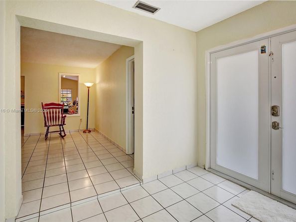 7950 NW 174th Ter, Hialeah FL 33015