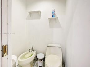 7950 NW 174th Ter, Hialeah FL 33015