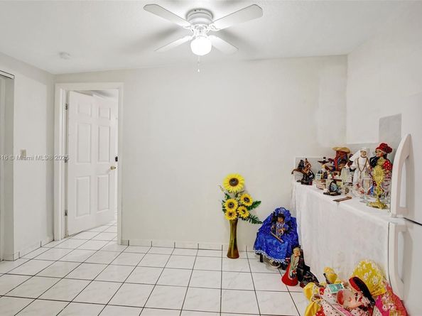 7950 NW 174th Ter, Hialeah FL 33015