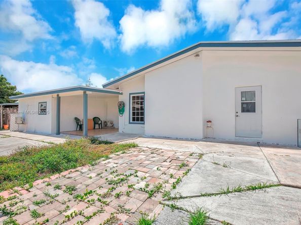 7950 NW 174th Ter, Hialeah FL 33015