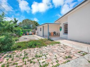7950 NW 174th Ter, Hialeah FL 33015