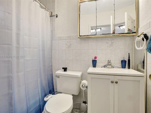7950 NW 174th Ter, Hialeah FL 33015