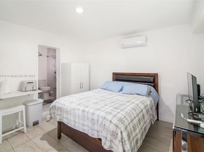 10721 SW 38th St, Miami FL 33165