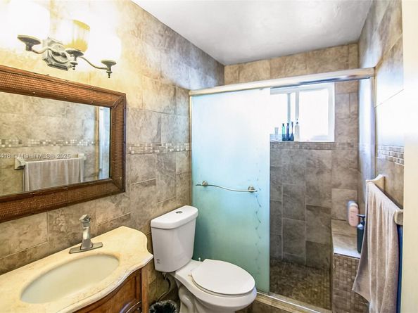 10721 SW 38th St, Miami FL 33165
