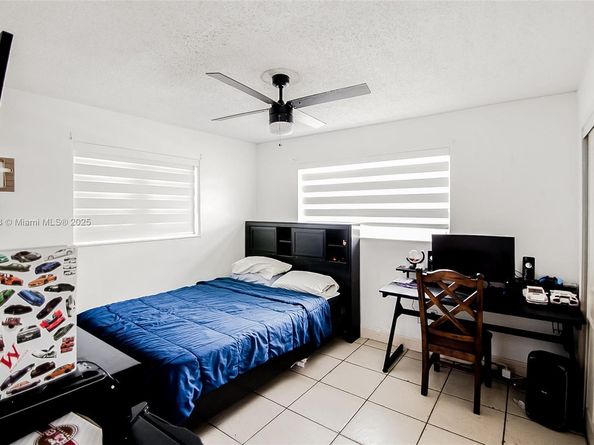 10721 SW 38th St, Miami FL 33165