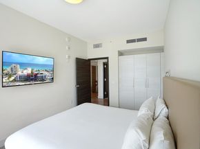 Undisclosed Address #A11677995, Hollywood FL 33019