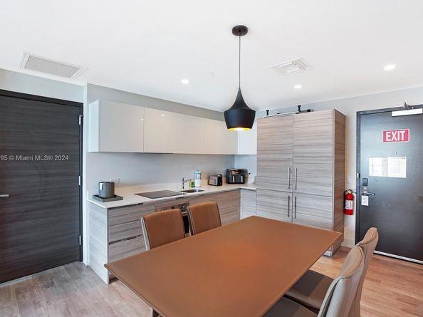Undisclosed Address #A11677995, Hollywood FL 33019