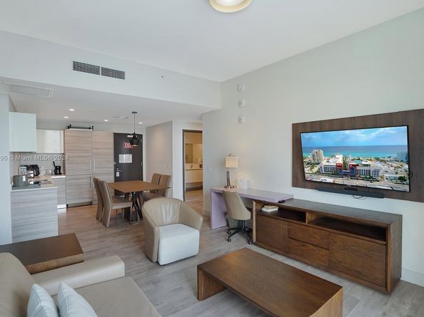 Undisclosed Address #A11677995, Hollywood FL 33019