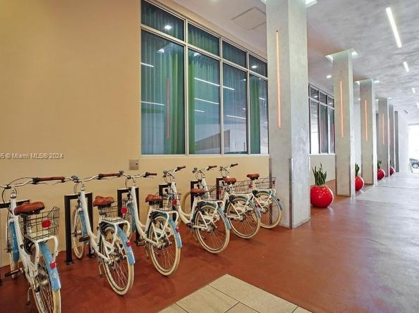 Undisclosed Address #A11677995, Hollywood FL 33019
