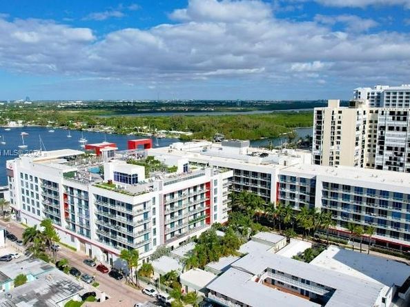 Undisclosed Address #A11677995, Hollywood FL 33019