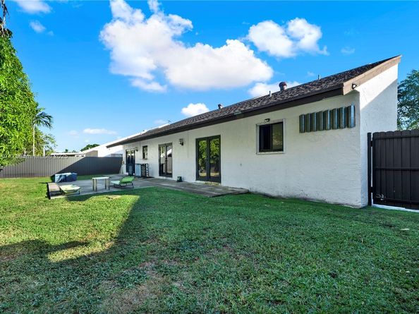 12221 SW 93rd St, Miami FL 33186