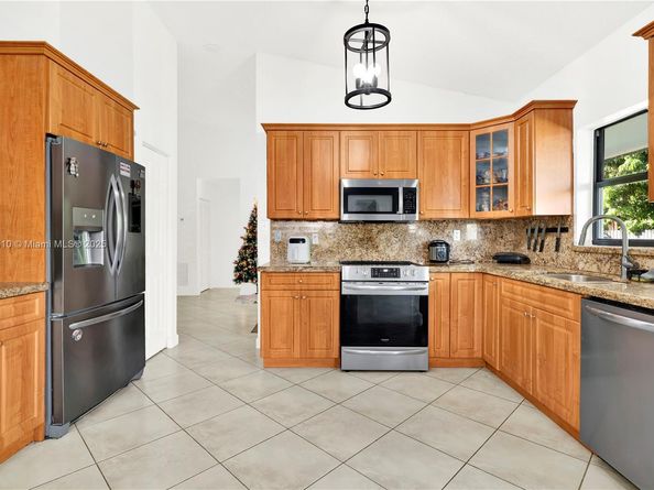 12221 SW 93rd St, Miami FL 33186