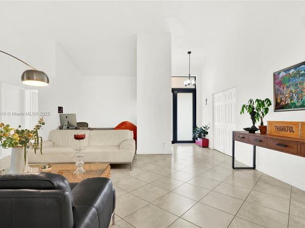 12221 SW 93rd St, Miami FL 33186