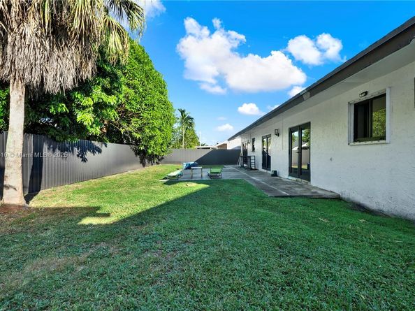12221 SW 93rd St, Miami FL 33186