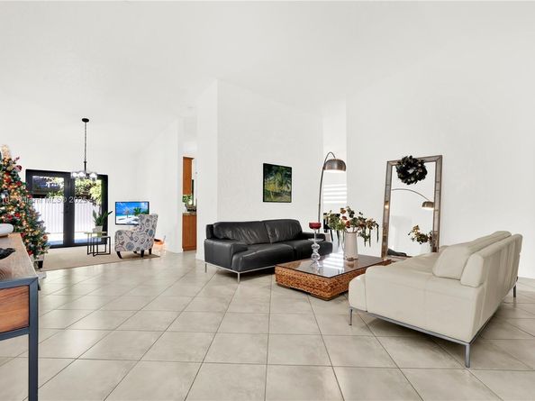 12221 SW 93rd St, Miami FL 33186