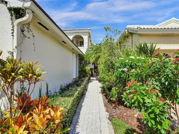 6450 Brava Way, Boca Raton FL 33433