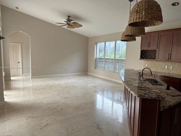 18580 SW 44th St, Miramar FL 33029