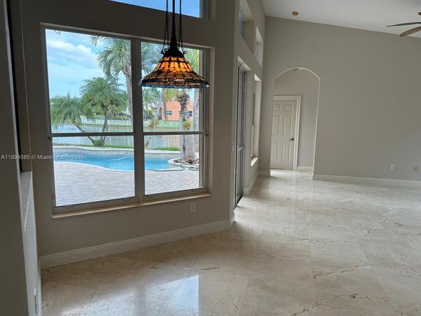 18580 SW 44th St, Miramar FL 33029