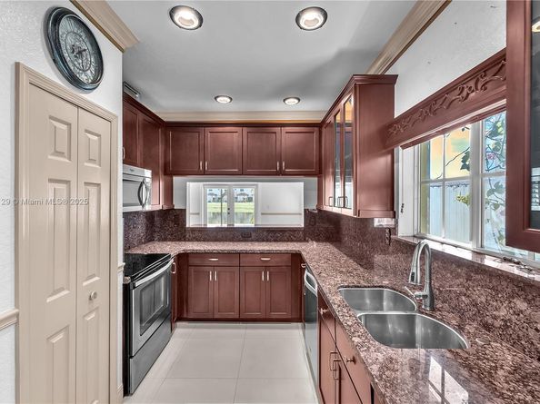 441 SE 31st Ave, Homestead FL 33033