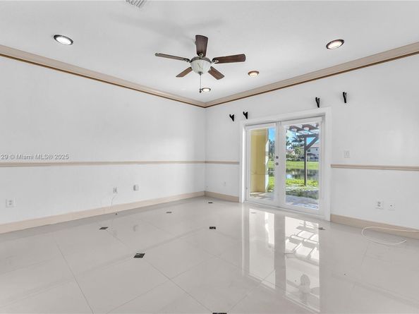 441 SE 31st Ave, Homestead FL 33033