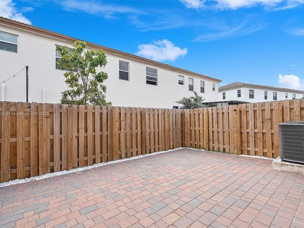 12845 NW 24th Ave, Miami FL 33167