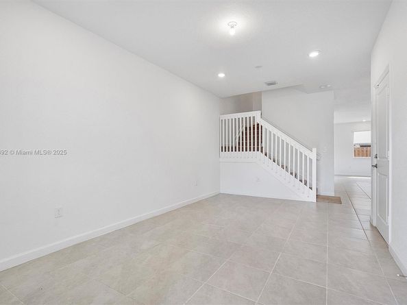 12845 NW 24th Ave, Miami FL 33167