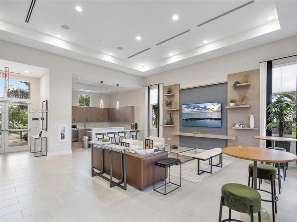 12845 NW 24th Ave, Miami FL 33167