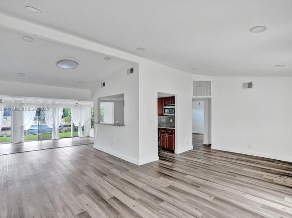 2512 Gulfstream Ln, Fort Lauderdale FL 33312