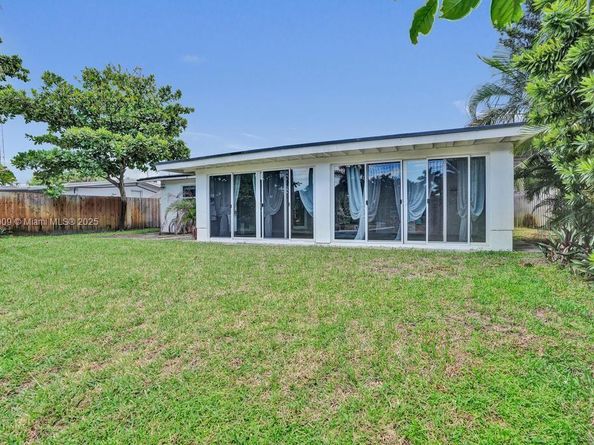 2512 Gulfstream Ln, Fort Lauderdale FL 33312