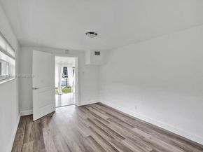 2512 Gulfstream Ln, Fort Lauderdale FL 33312