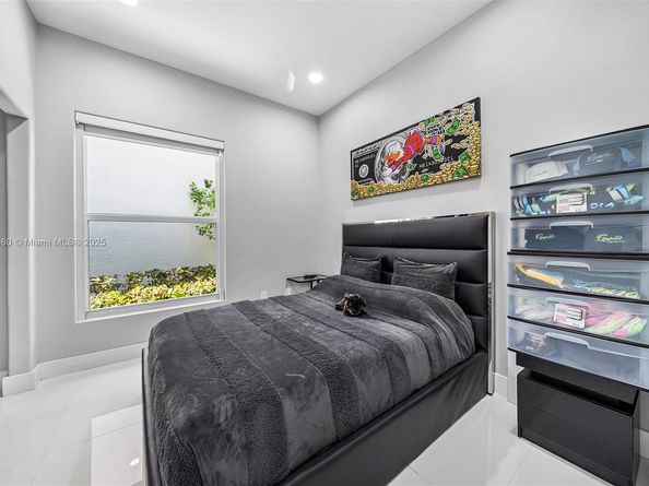 1496 Breakwater Terr, Hollywood FL 33019