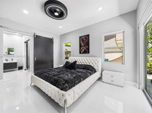 1496 Breakwater Terr, Hollywood FL 33019