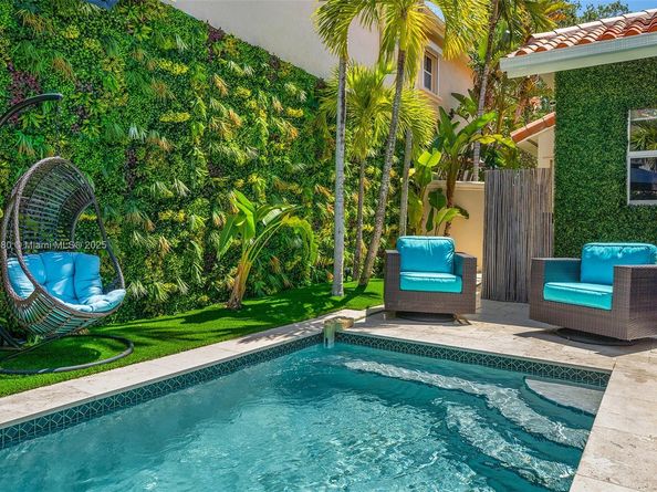 1496 Breakwater Terr, Hollywood FL 33019