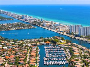 1496 Breakwater Terr, Hollywood FL 33019
