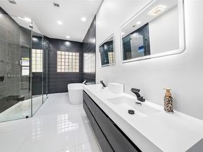 1496 Breakwater Terr, Hollywood FL 33019