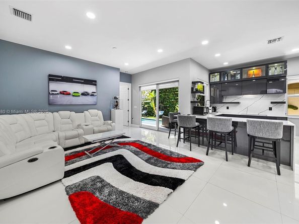 1496 Breakwater Terr, Hollywood FL 33019