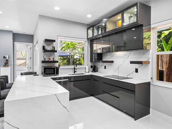 1496 Breakwater Terr, Hollywood FL 33019
