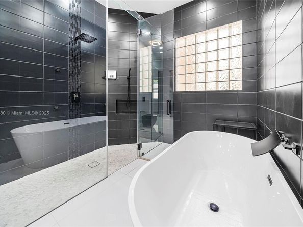 1496 Breakwater Terr, Hollywood FL 33019