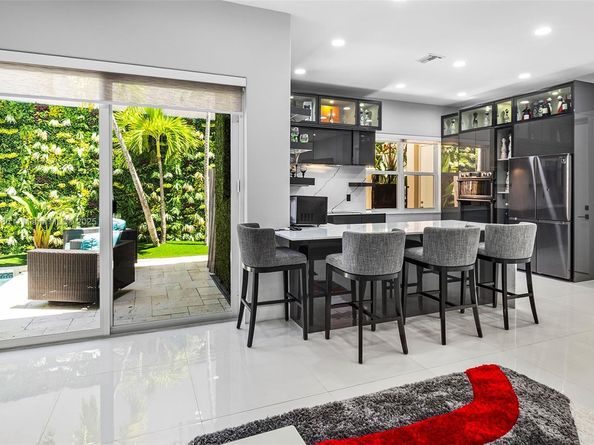 1496 Breakwater Terr, Hollywood FL 33019