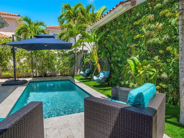 1496 Breakwater Terr, Hollywood FL 33019