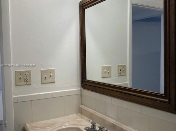 1312 NW 8th Ave, Fort Lauderdale FL 33311