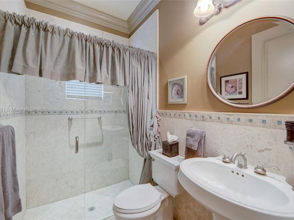 16740 Berkshire Ct, Southwest Ranches FL 33331