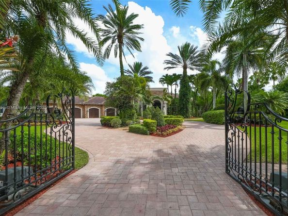 16740 Berkshire Ct, Southwest Ranches FL 33331