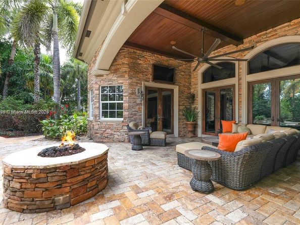 16740 Berkshire Ct, Southwest Ranches FL 33331
