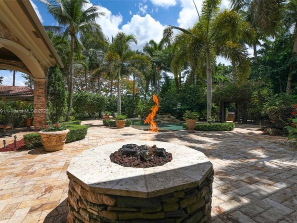 16740 Berkshire Ct, Southwest Ranches FL 33331