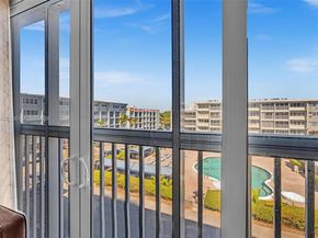 329 SE 3rd St 403T, Hallandale Beach FL 33009