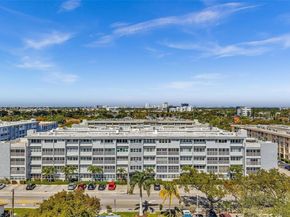 329 SE 3rd St 403T, Hallandale Beach FL 33009