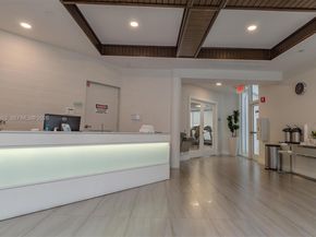 20281 E Country Club Dr 2403, Aventura FL 33180